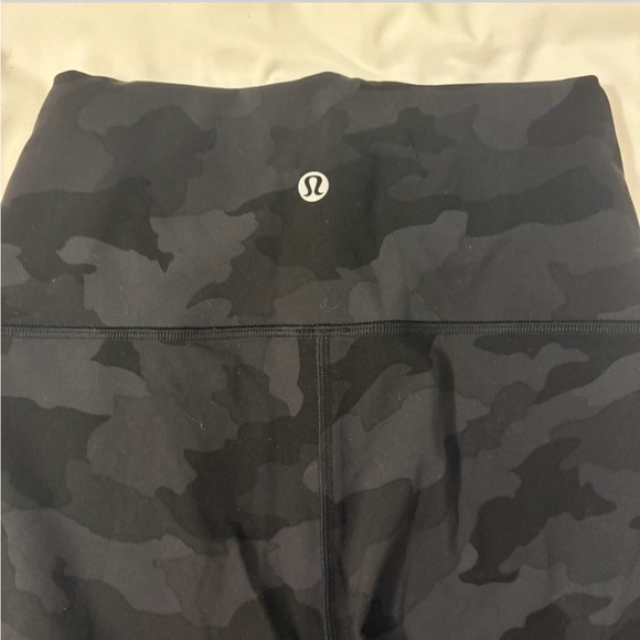 lululemon  Women's Camouflage Define  Jacket and tights size 2 - Picture 4 of 4